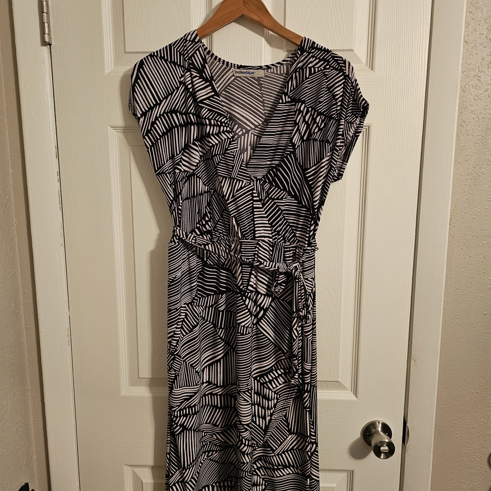 Black and White Patterned Women's Dress
